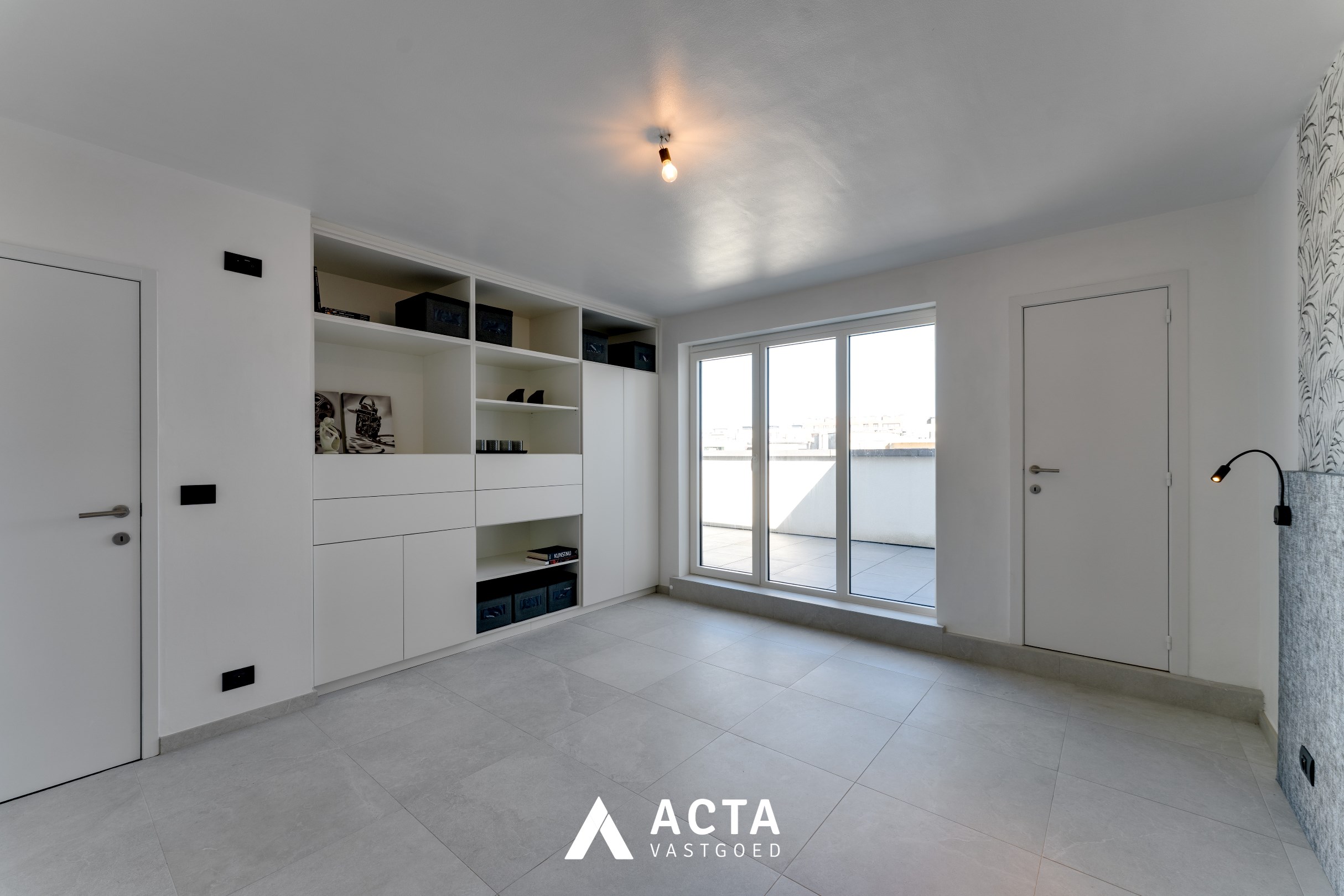 Gerenoveerde penthouse met drie slaapkamers aan het Leopoldpark 
