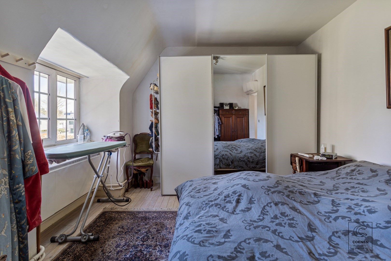 Prachtige woning op een perceel van ca. 2350m&#178; en een centrale locatie te Zandhoven! 