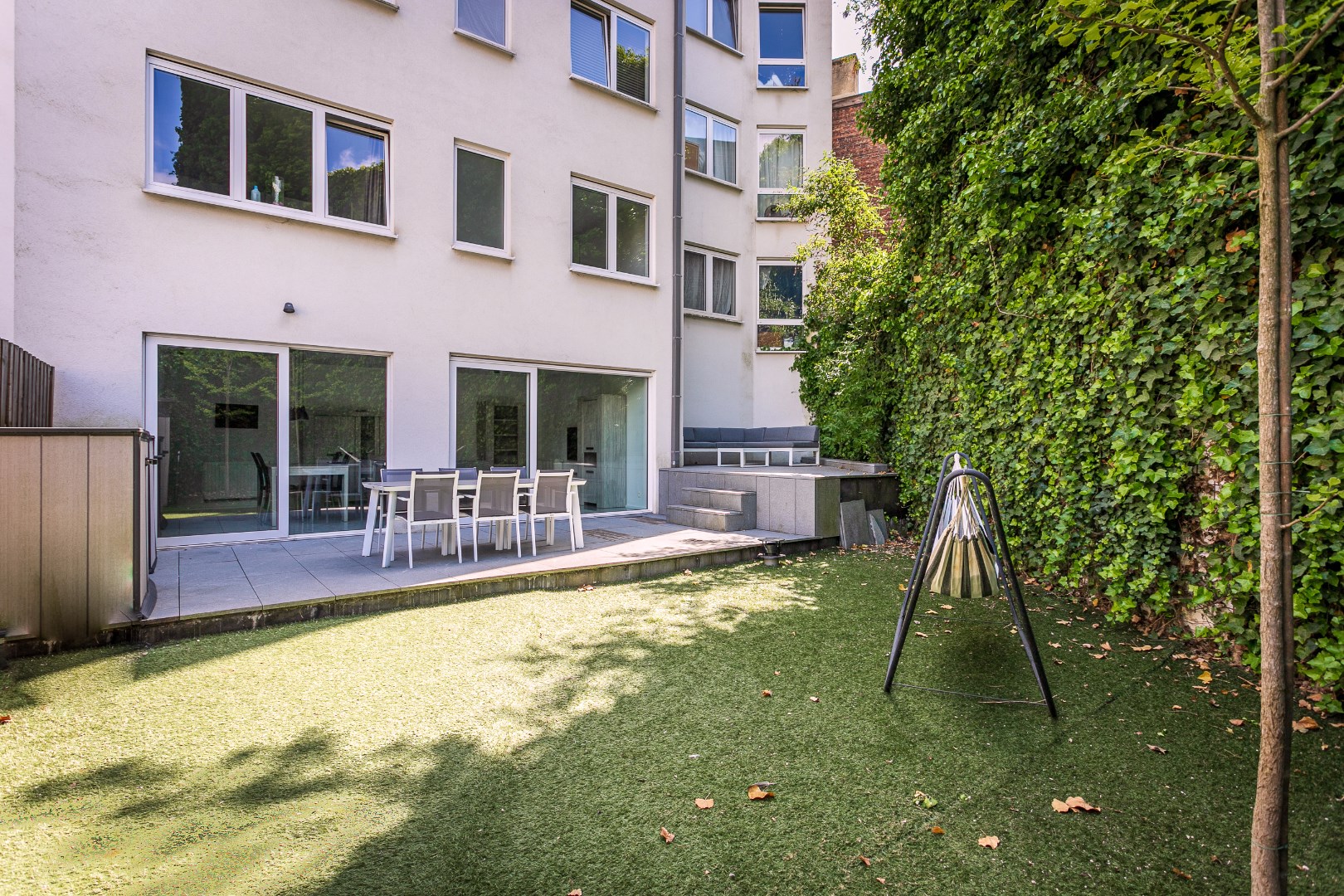 Recent gelijkvloersappartement met TUIN, 2 slaapkamers, terras en kelderberging 