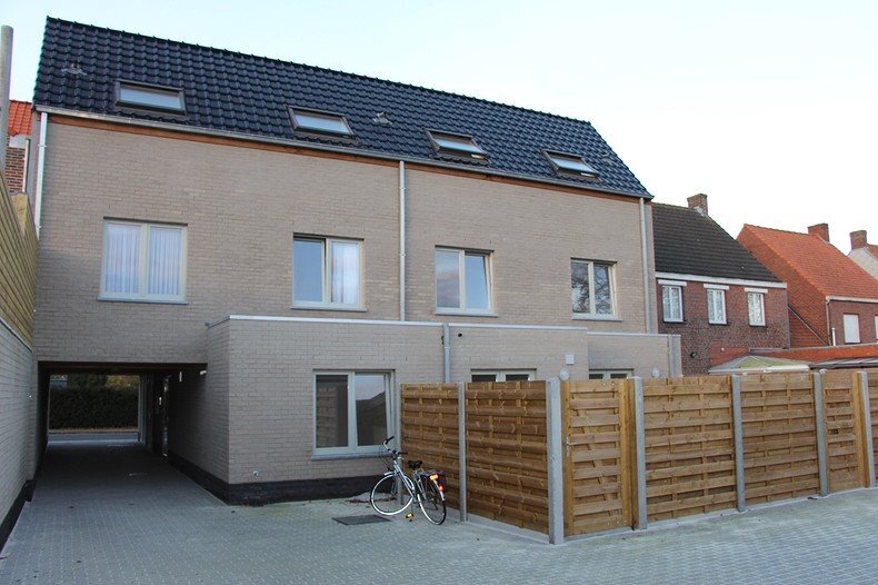 Gelijkvloers nieuwbouw appartement met 1 slaapkamer en garage te Ichtegem 