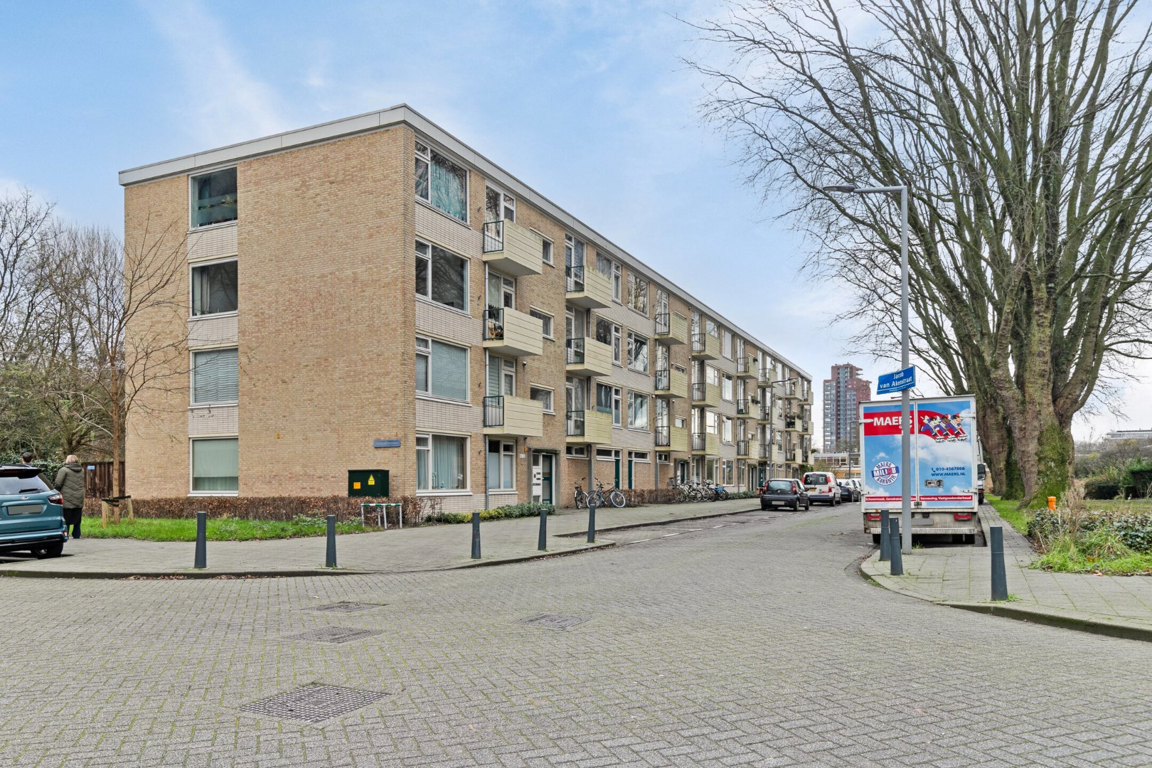 Handige starters  opgelet dit is uw kans ! 3 kamer appartement van 74 m2 op de 1e etage op Top locatie. 