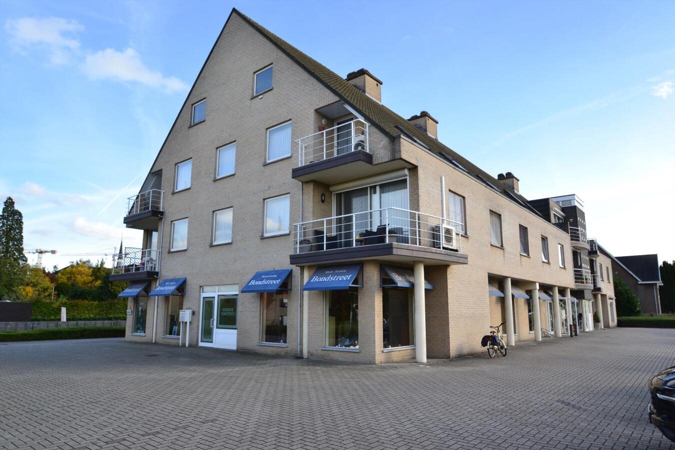 HERENT (LEUVEN) grote winkel/kantoorruimte 400m2 (IN OPTIE) 