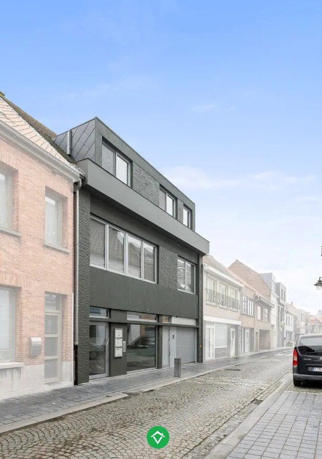 Woning met handelsruimte in het centrum van Koekelare 