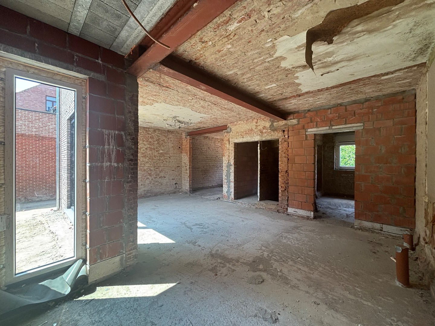 Ruime cascowoning met 4 slpk. op zuidgericht perceel van 9a 35ca in Mol 