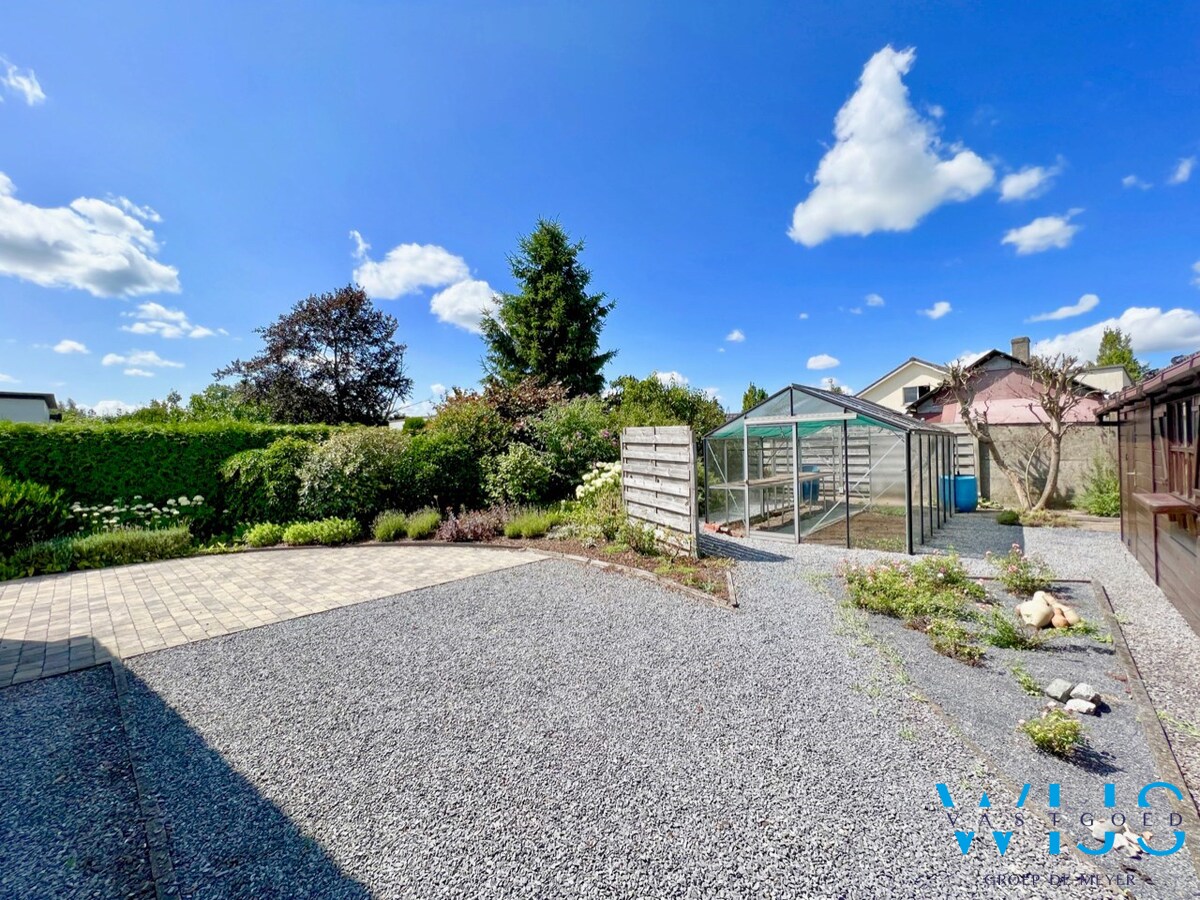 Enorm goed gelegen bungalow op 668 m&#178; te Ertvelde ! 