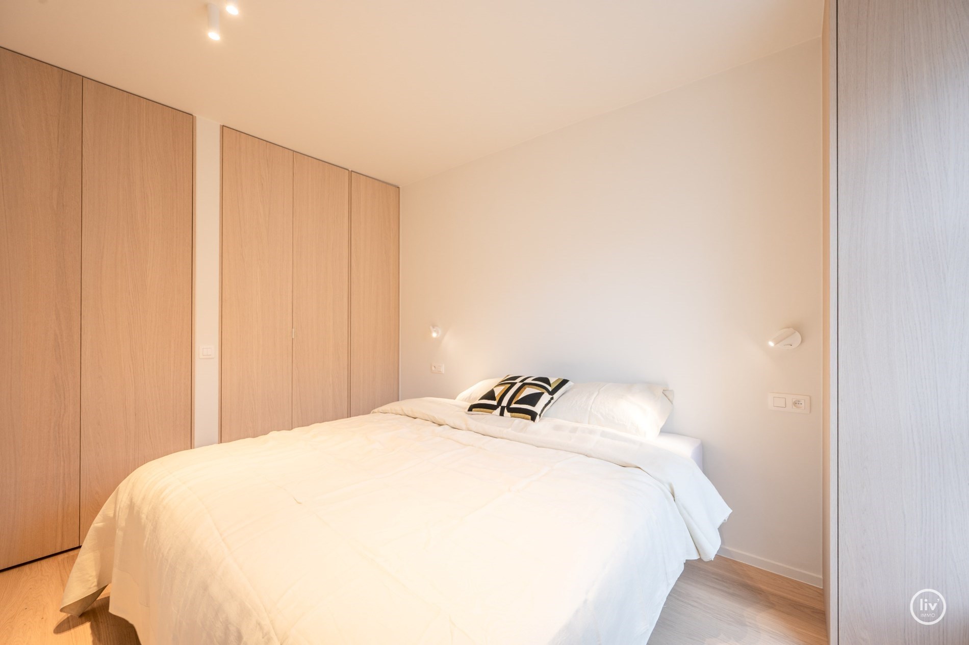 OPENDEURDAG Zaterdag 05/07 - tussen 10u-12u (Elizabetlaan 102): Prachtig gerenoveerd 3 slaapkamerappartement met aangenaam zonneterras gelegen vlakbij de Lippenslaan te Knokke. 