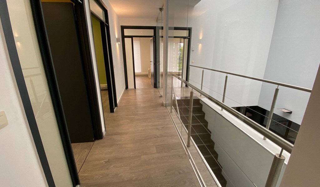 Kantoren te huur aan klaverblad in Gent