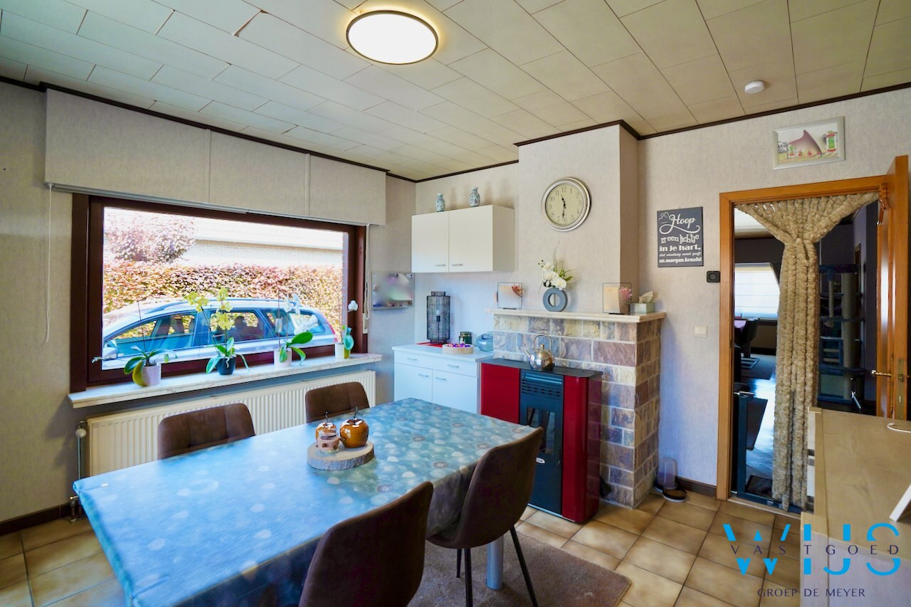 Woonhuis op 1000m&#178; in hartje Ertvelde ! 
