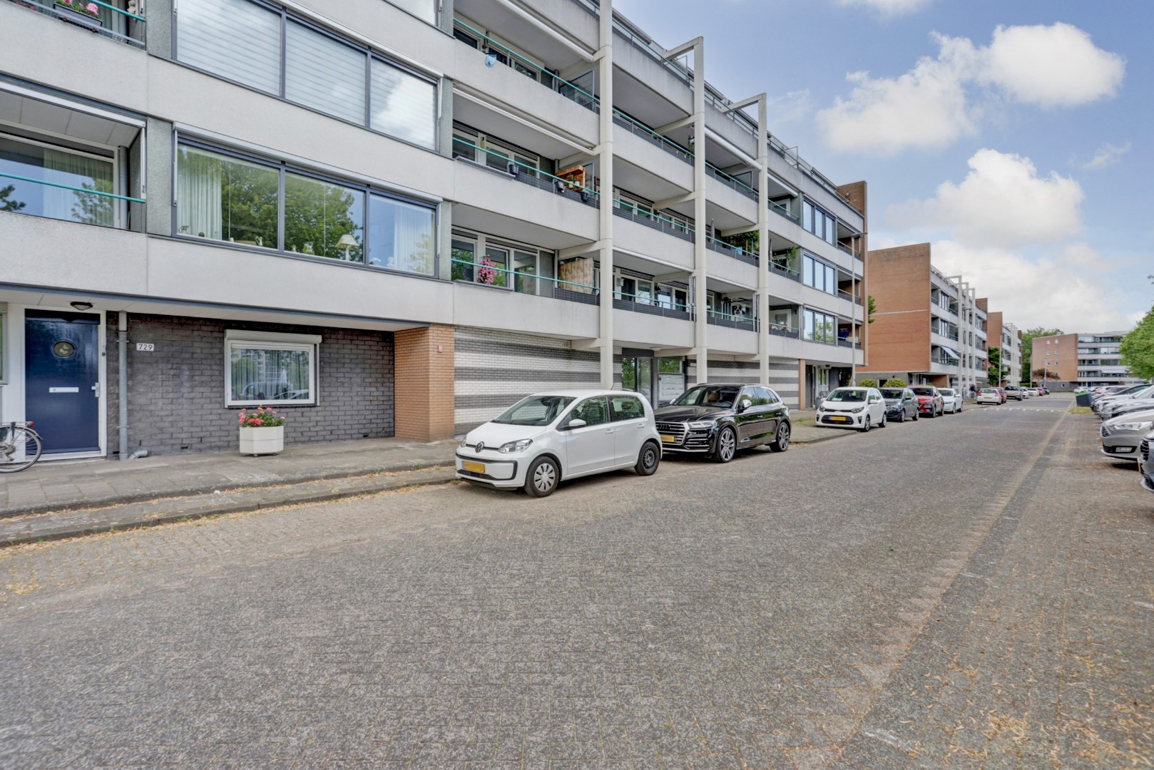 Op een fantastische locatie gelegen 3-kamer woning op de 1e etage met uitzicht op &quot;de Vijver&quot; van Prinsenland. 