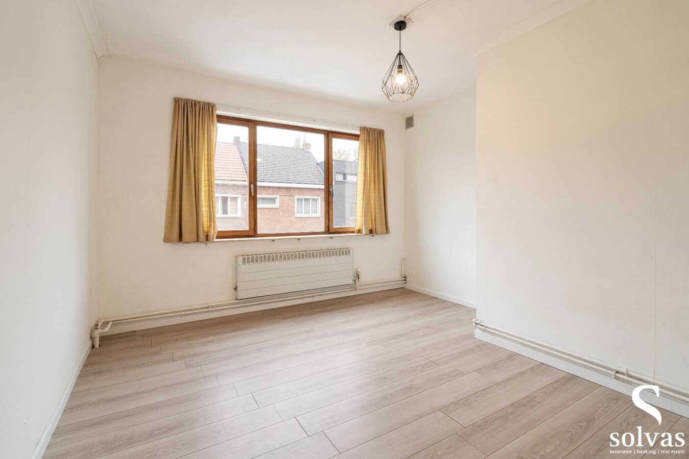 Ruime woning met 4 slaapkamers in centrum 