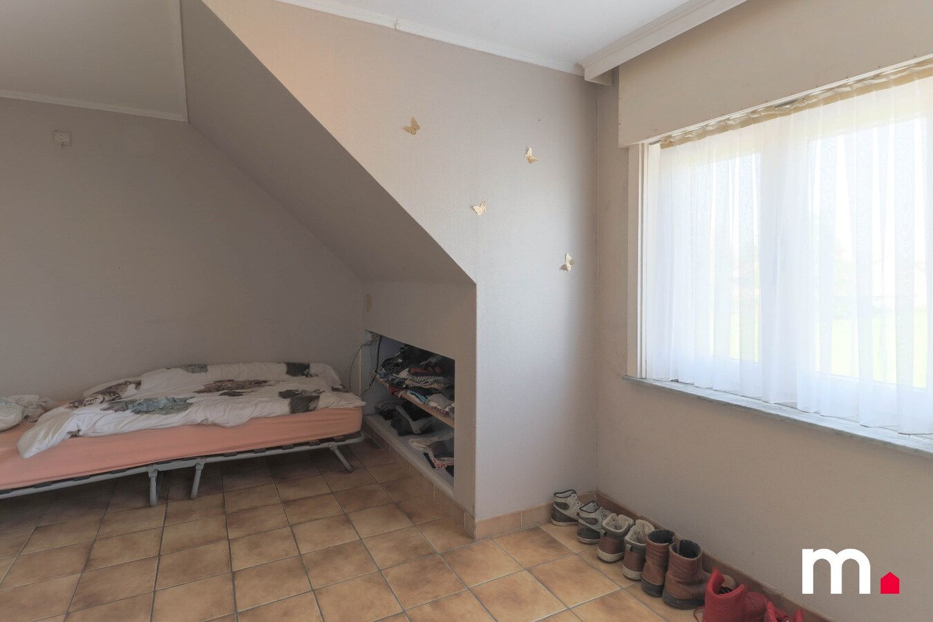 VERZORGDE WONING MET 4 SL.K. EN GARAGE 85m&#178; 