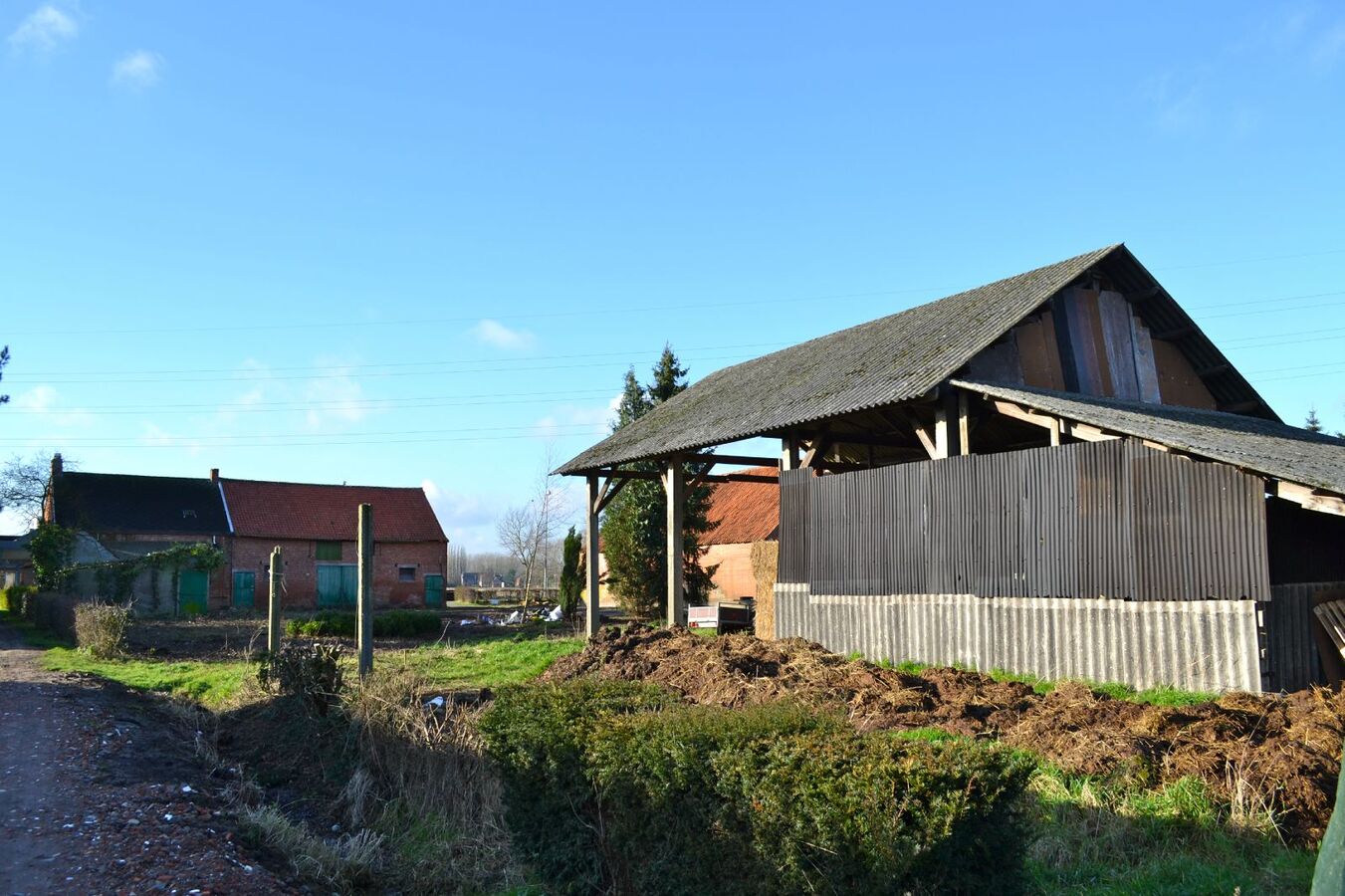 Te renoveren hoeve te St-Pauwels op 1,37Ha 