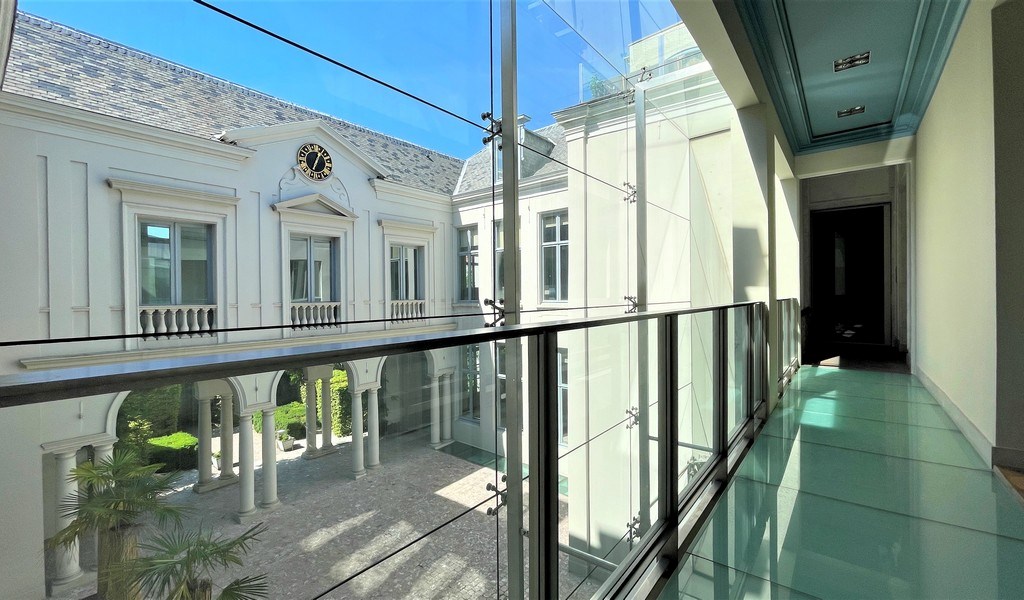 Kantoor te huur in prestigieus herenhuis te Antwerpen