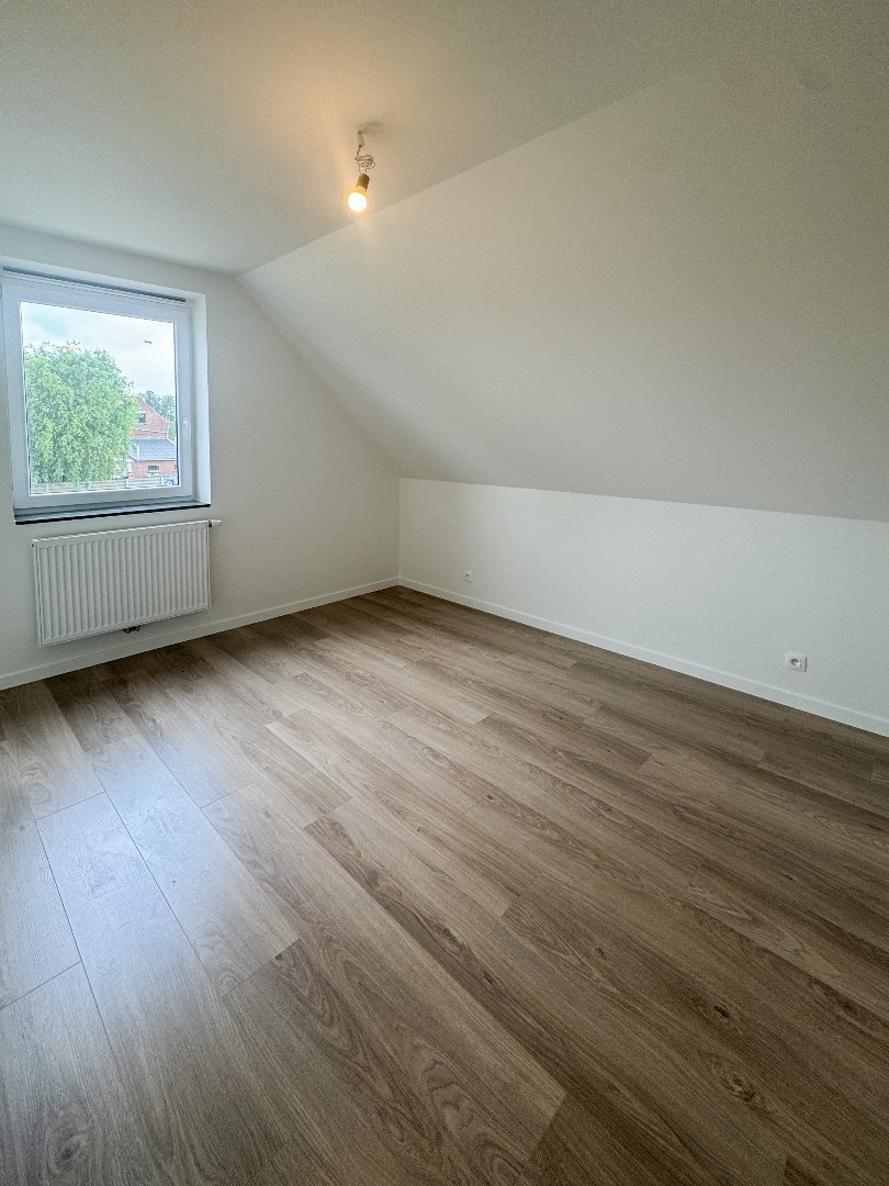 Prachtige halfopen nieuwbouwwoning met 3 slaapkamers in Houthulst 