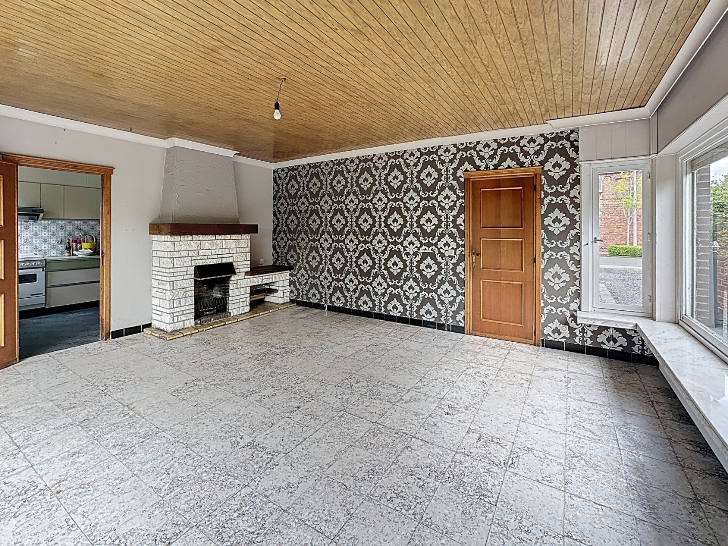Te renoveren woning op afgesloten perceel van 936m&#178; 