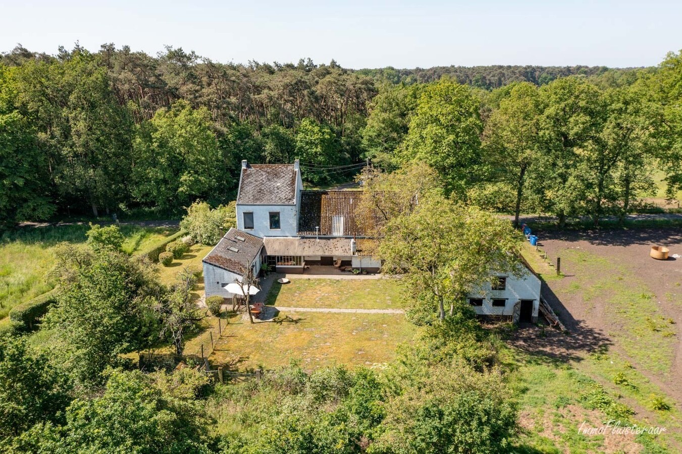 Hoeve op een uitzonderlijke locatie op ca. 5ha te Ham 