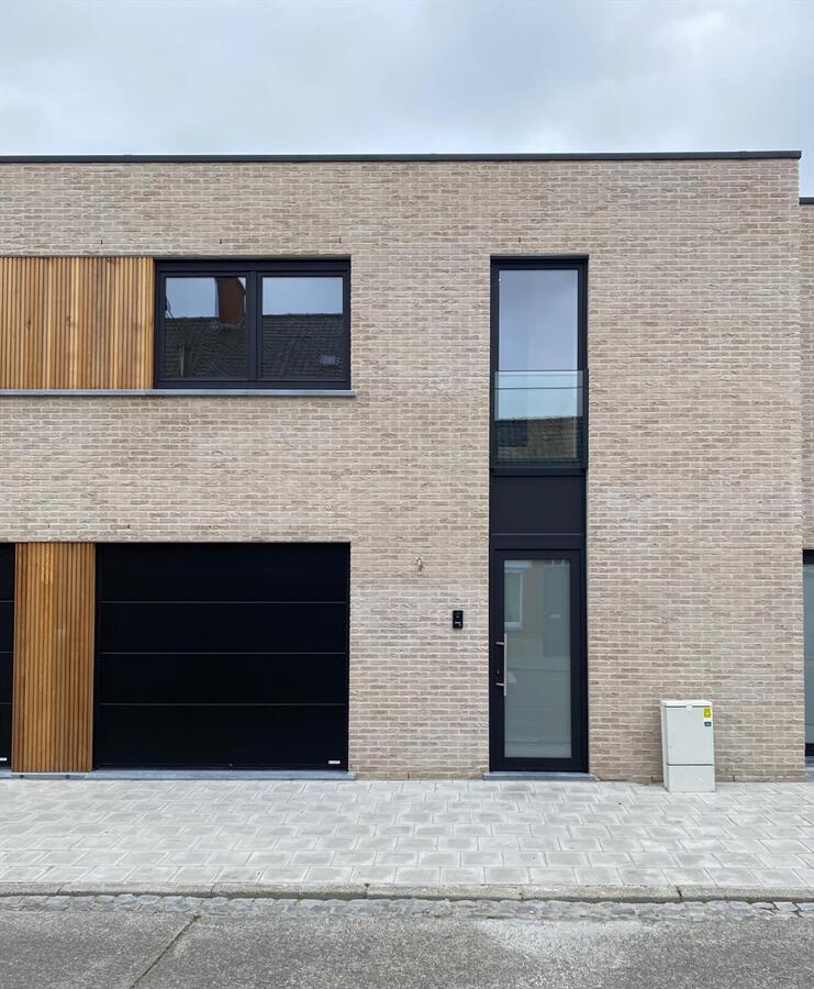 Nieuwbouwwoning met 3 slaapkamers en garage te Koekelare 