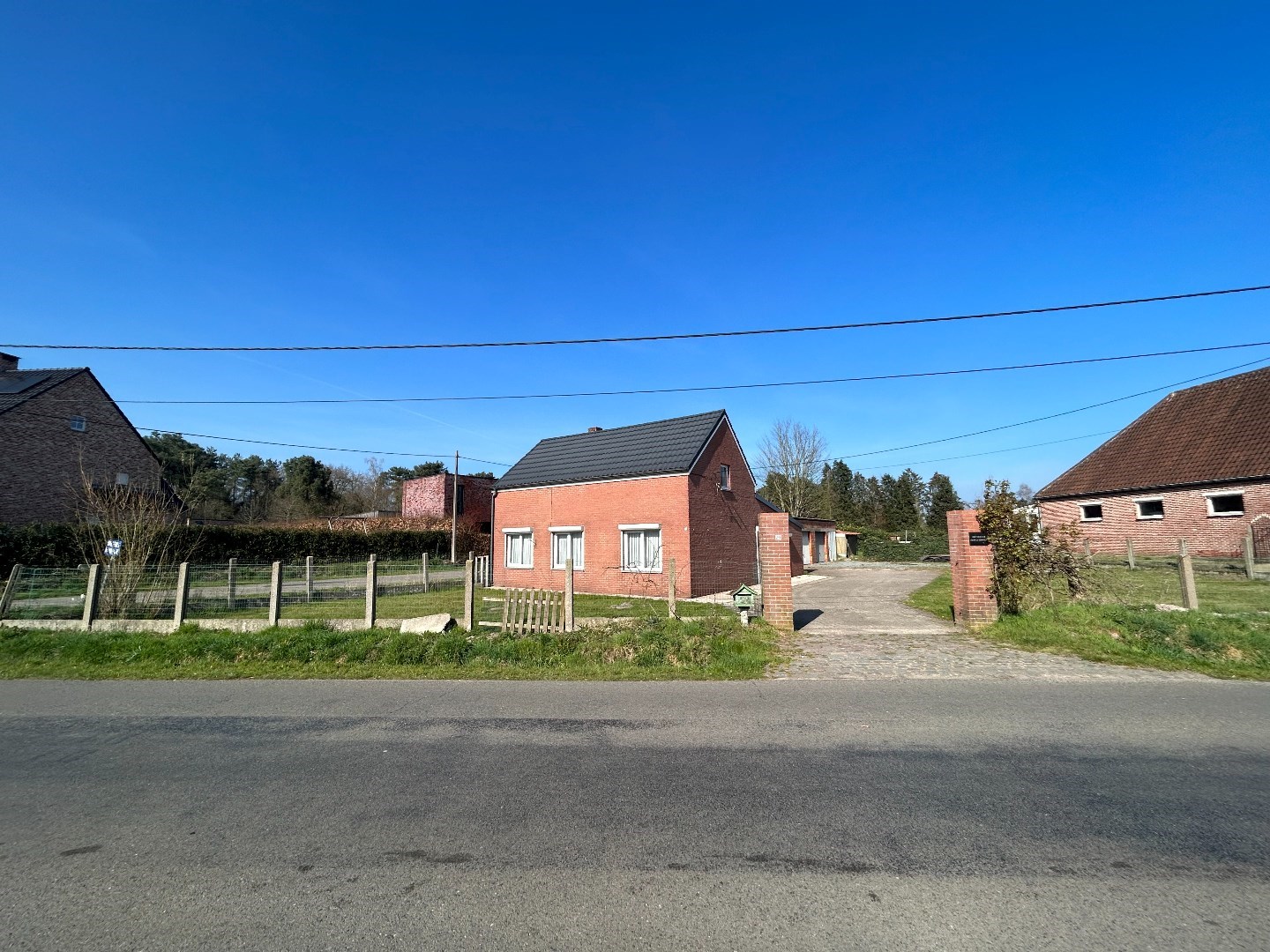 Te renoveren woning op een perceel van 1049 m&#178; in Geel 