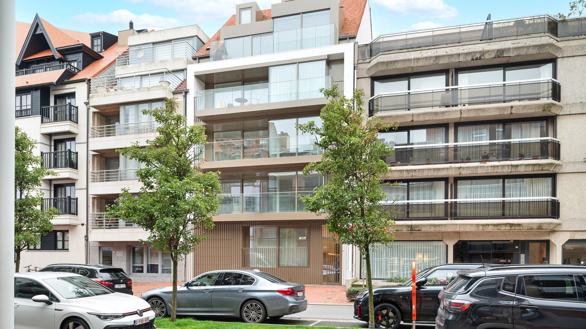 Magnifique appartement neuf avec une largeur de fa&#231;ade exceptionnelle de 10 m situ&#233; sur l&#39;avenue Van Bunnen &#224; Knokke. 