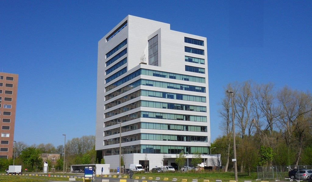 Gemeubelde kantoren met dienstverlening in AA Tower