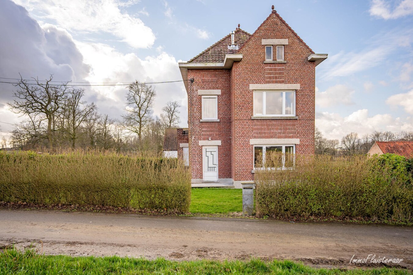 Magnifique complexe &#233;questre avec maison d&#39;entreprise, environ 33 &#233;curies et une piste int&#233;rieure sur plus de 5,6 hectares &#224; Bever (Brabant flamand). 