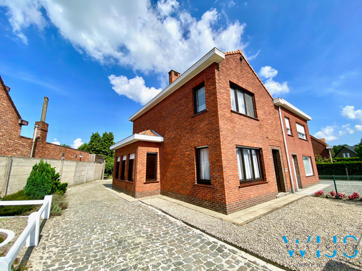 Op te frissen gezinswoning met 3 slaapkamers &amp; tuin te ERTVELDE! 