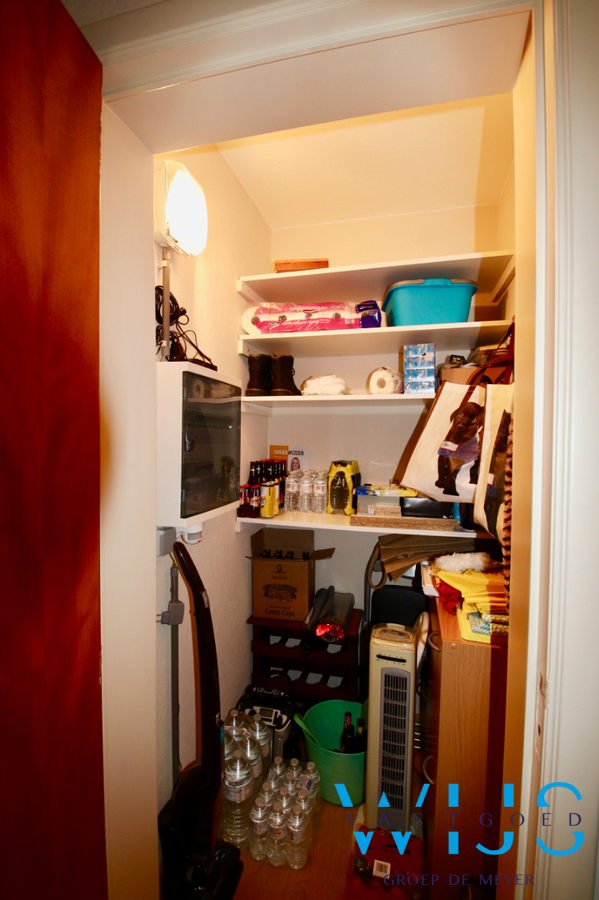 Instapklaar 2 slaapkamerappartement met terras te Wondelgem ! 