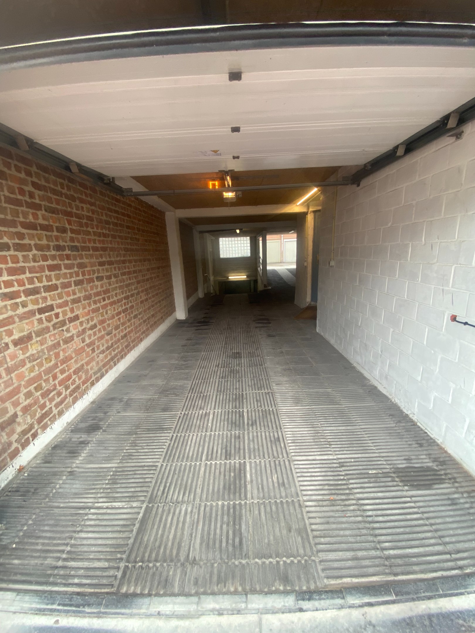Quelques garages &#224; Koningslaan dans la r&#233;sidence Blue Logan. Facilement accessible. 