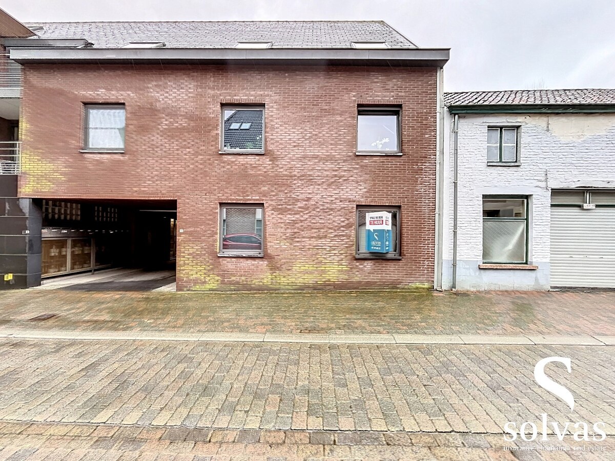 Appartement op gelijkvloers met twee slaapkamers en koertje 