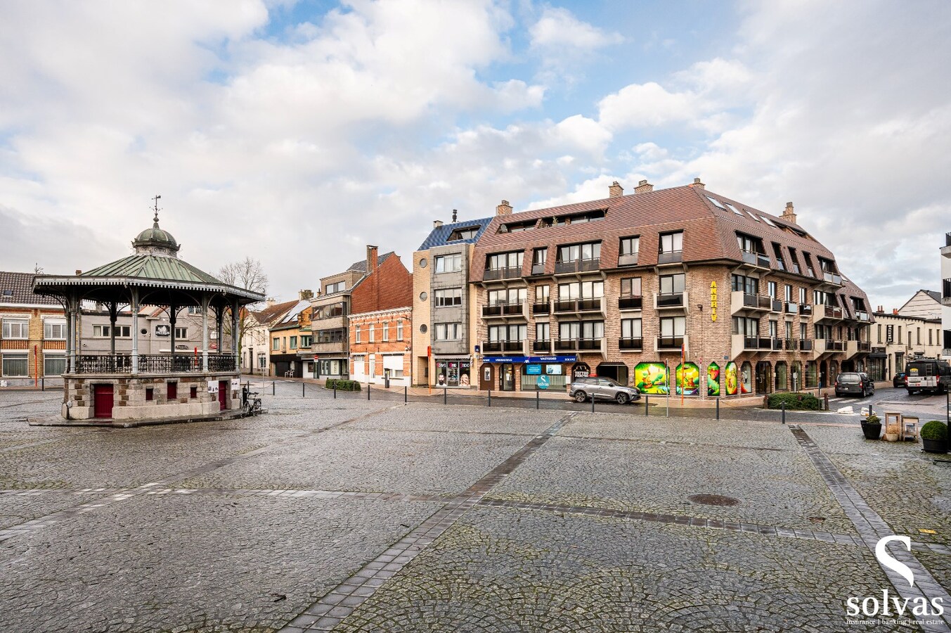 Gezellig twee slaapkamer appartement m&#233;t garage op toplocatie te centrum Aalter 