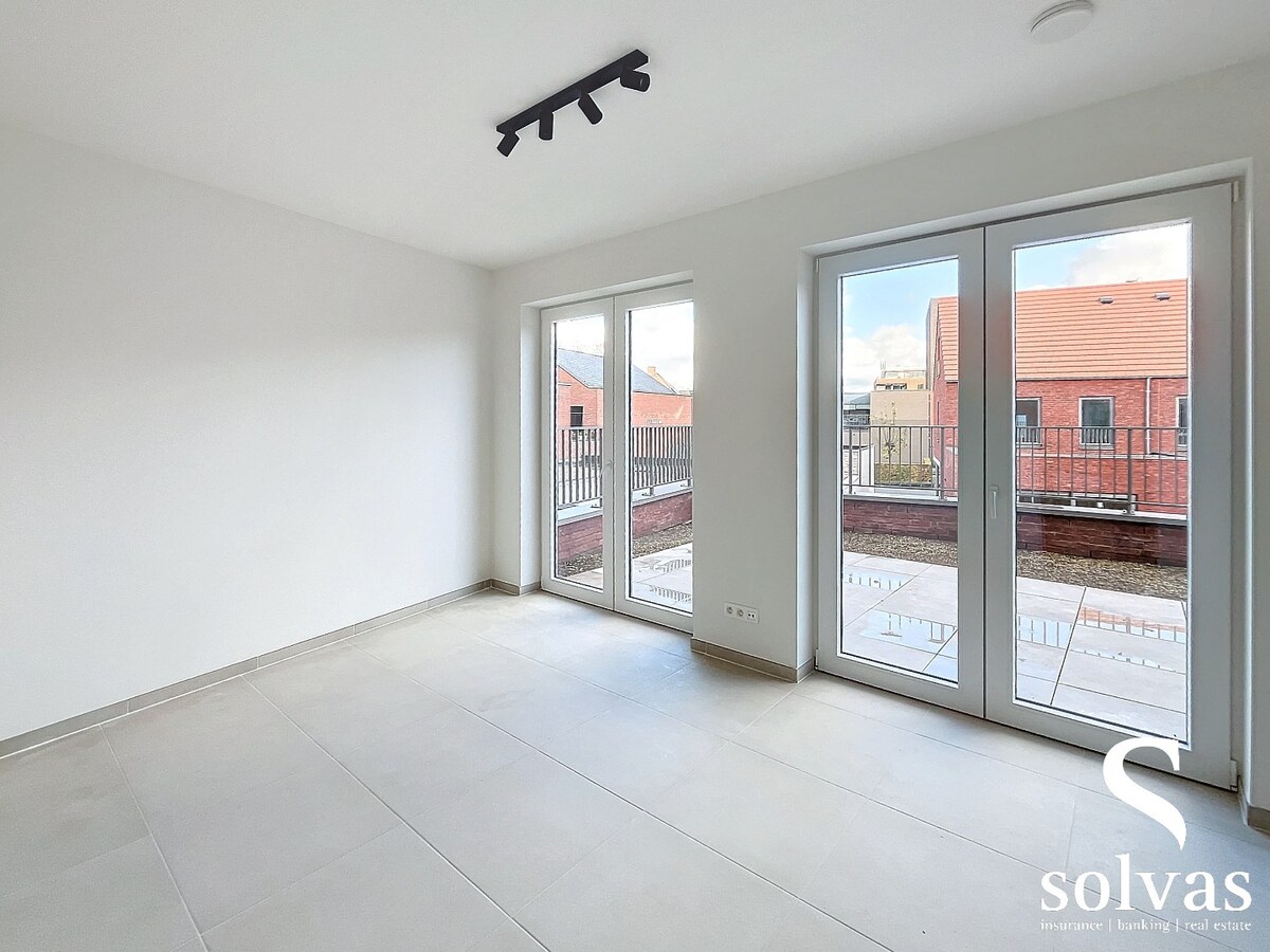 Nieuw appartement met 2 slaapkamers in Aalter, standaard afwerking, bouwjaar 2022, 95.82m&#178; bewoonbare oppervlakte, 1 badkamer 