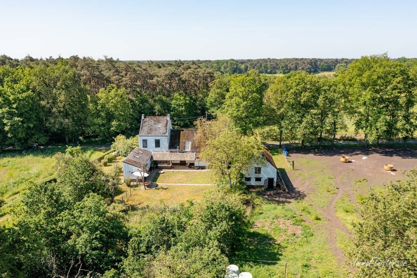 Hoeve op een uitzonderlijke locatie op ca. 5ha te Ham 