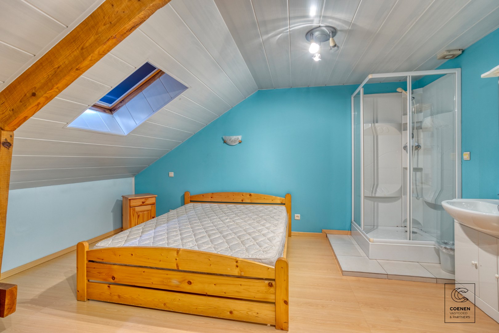 Ruime stadswoning van 177 m&#178; met 4 slaapkamers in het centrum van Hoogstraten! 