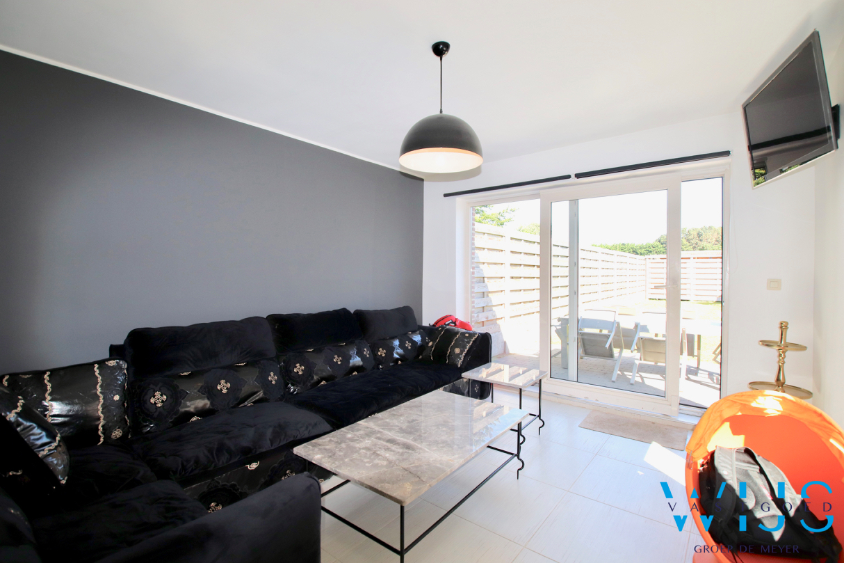 Tof woonhuis op een ideale locatie in OOSTEEKLO ! 