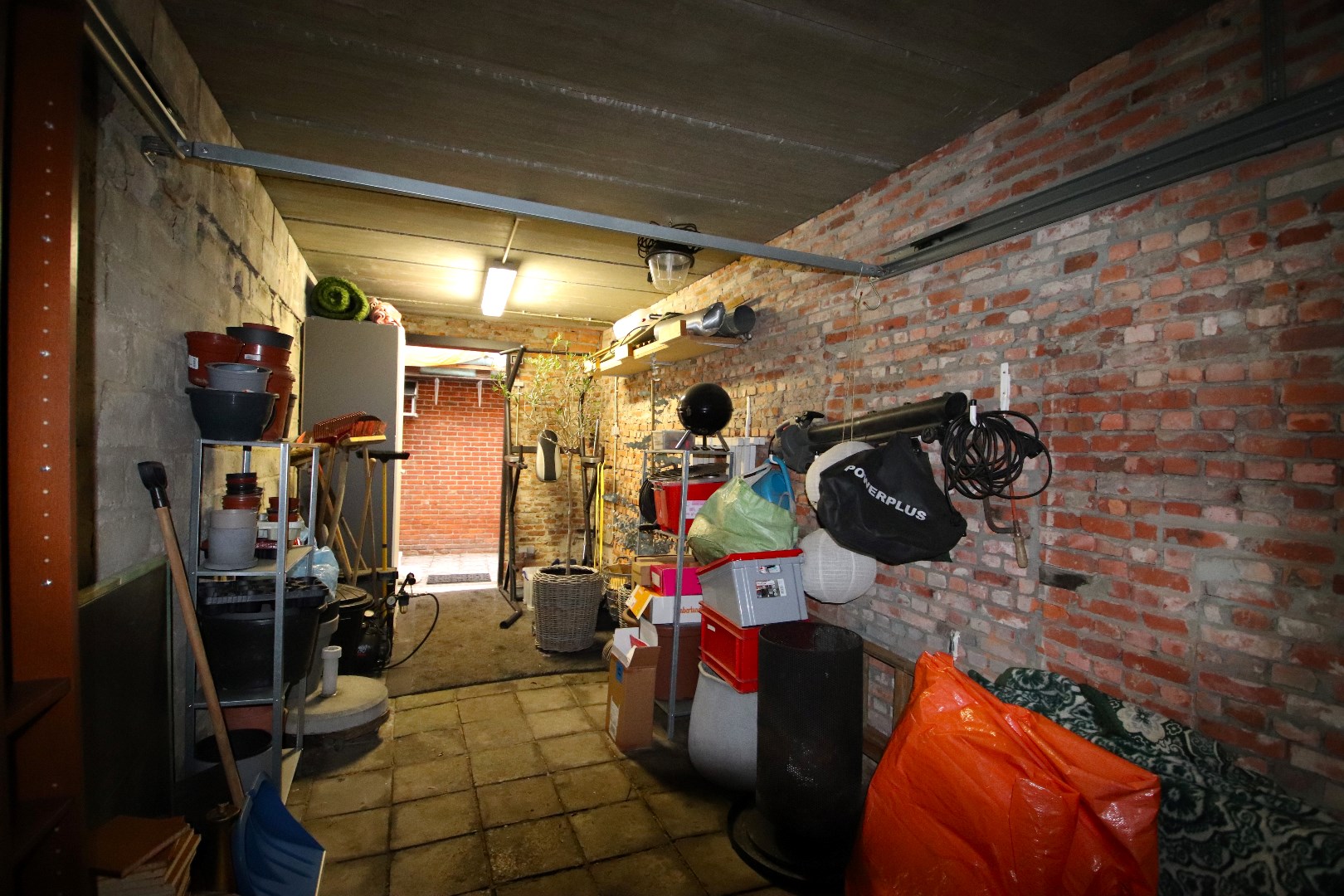 Charmante gesloten woning met garage in centrum Leopoldsburg 