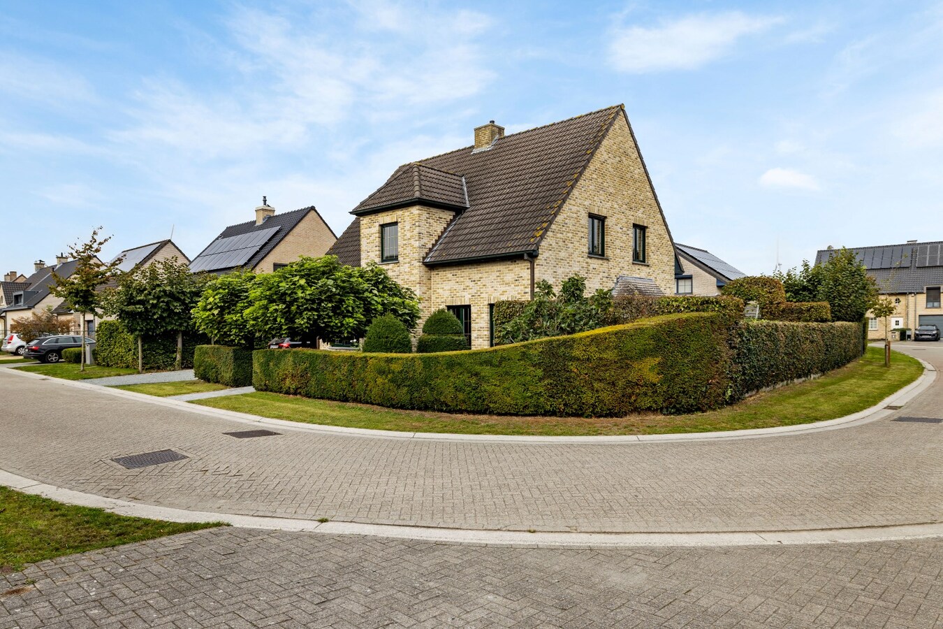 Residenti&#235;le, energiezuinige villa in topwijk te Zele 