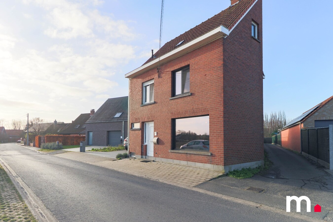 Gezellige woning met potentieel op een rustige ligging te Gullegem ! 