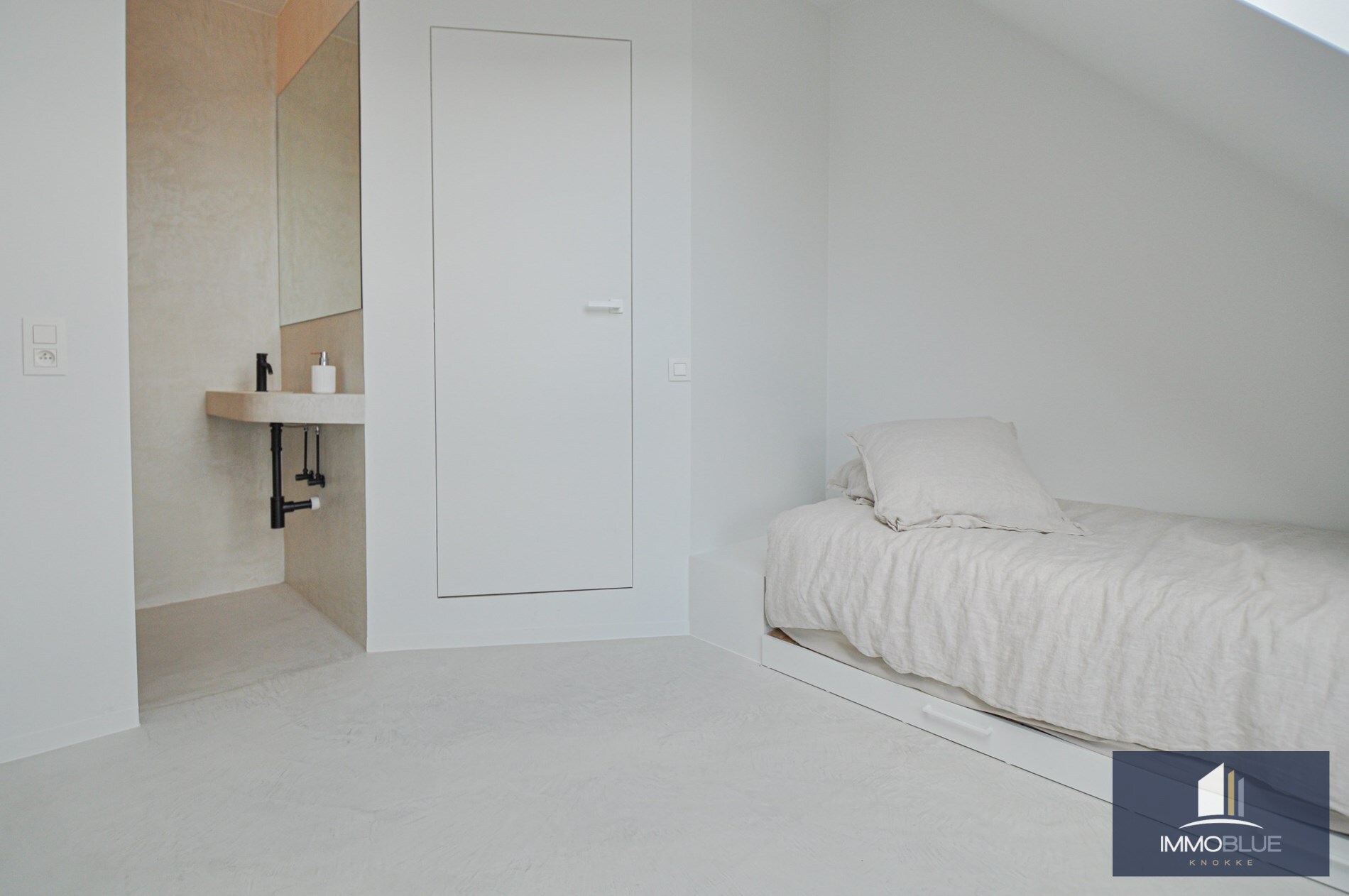 Volledig gerenoveerd appartement met een ruim zonneterras. 