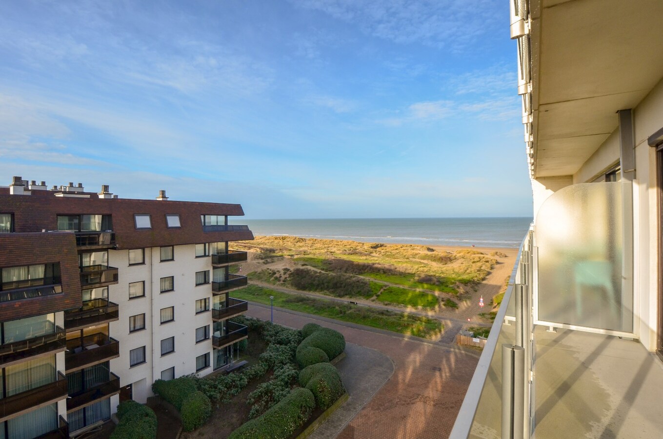 Zonnig hoekappartement met prachtig zeezicht in Res. Den Oever! 