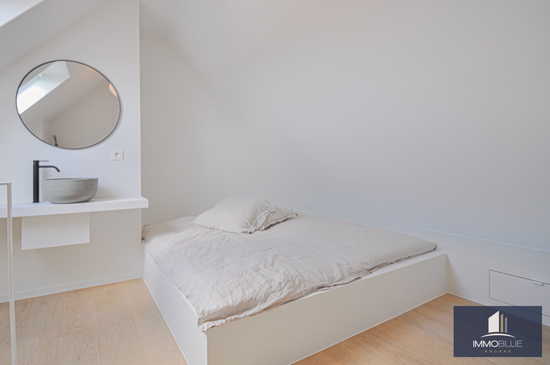Volledig gerenoveerd appartement met een ruim zonneterras. 