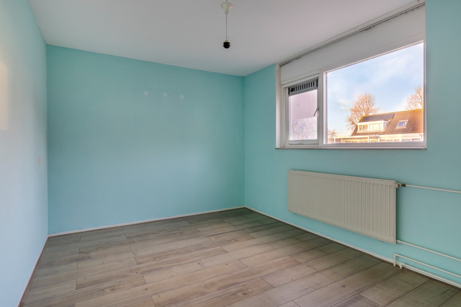 Royale hoek-eengezinswoning met 155 m&#178; wooncomfort en 5 kamers, riante tuin en dakterras. 