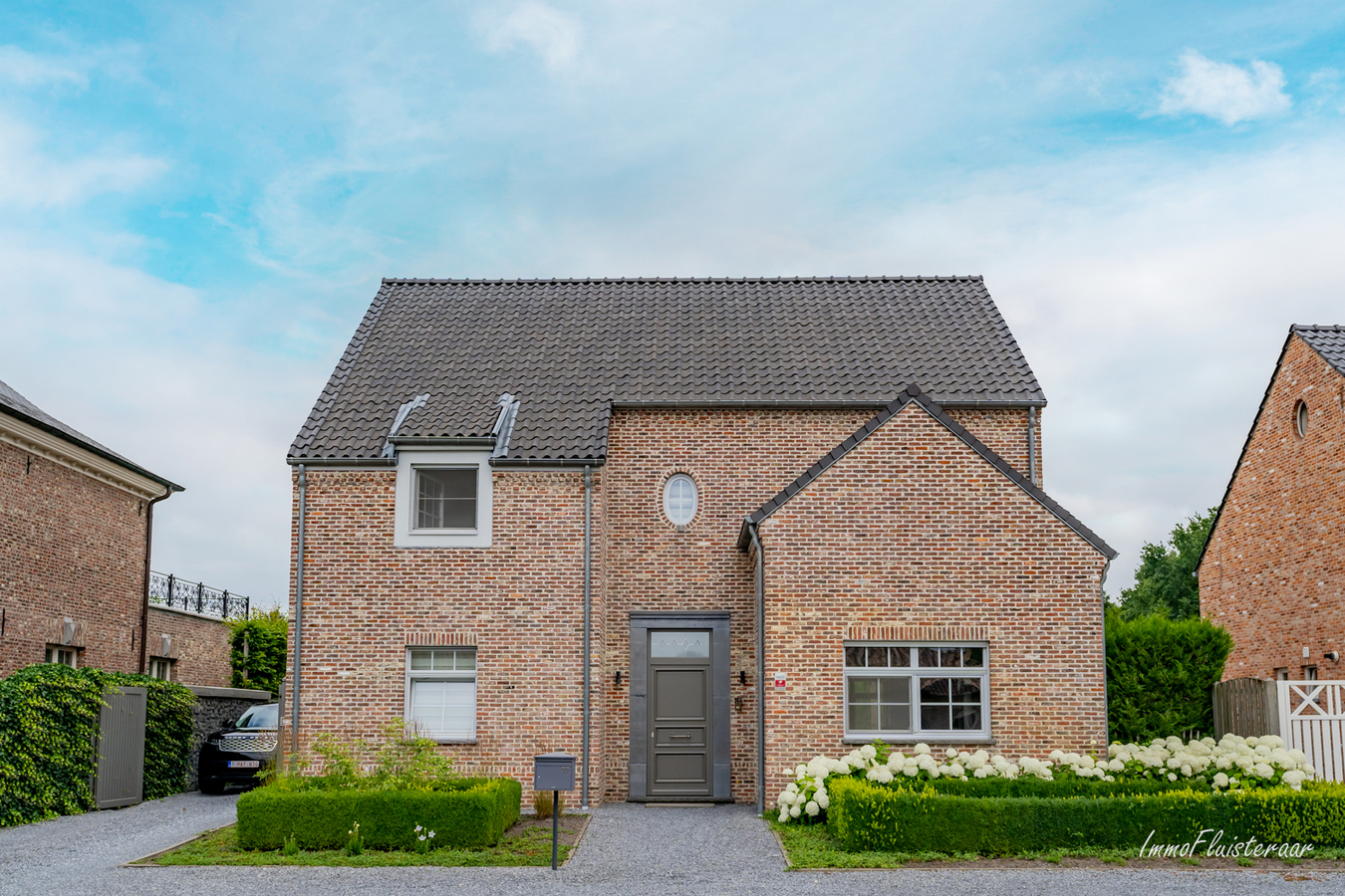 Instapklare villa met paardenstallen en weide op ca. 50 are te Leopoldsburg. 