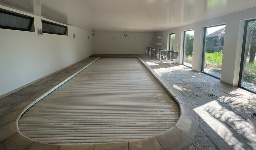 Bedrijfsgebouw met villa te huur langs E17 in Kruisem