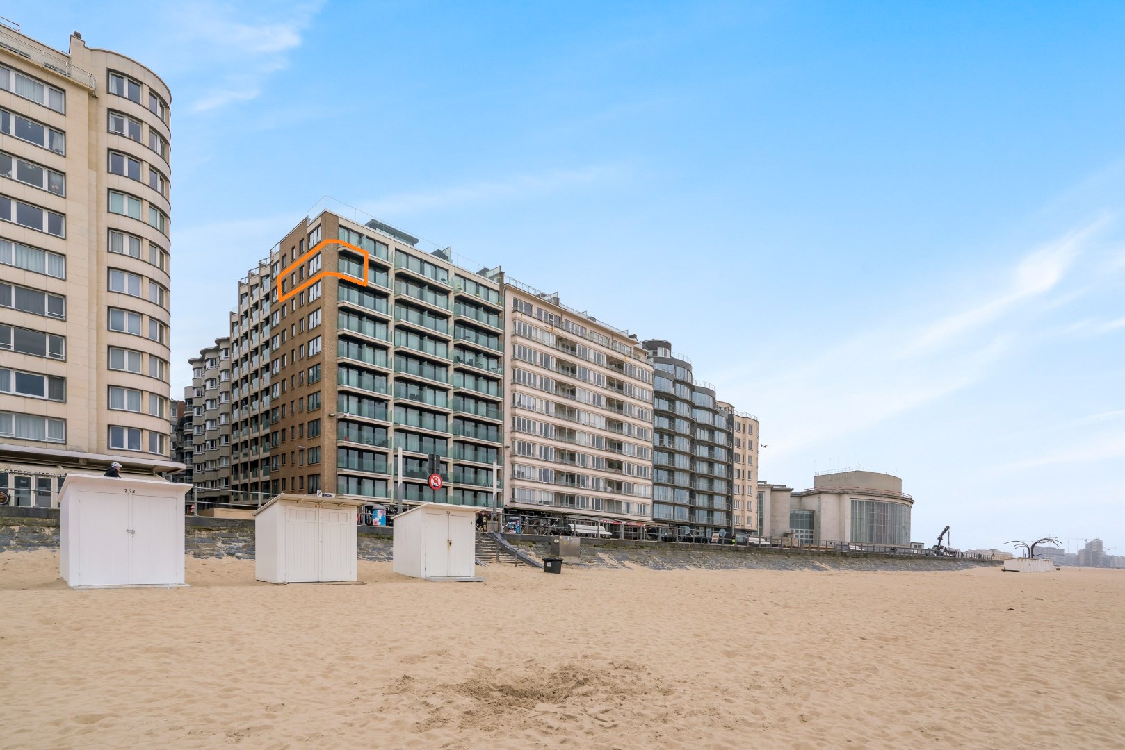 STUDIO VUE FRONTALE SUR MER ET TERRASSE 