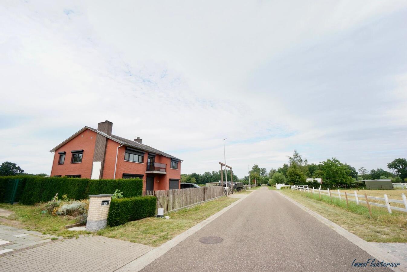 Instapklare woning met paardenstallen en weides te Heppen op ca. 2 ha 