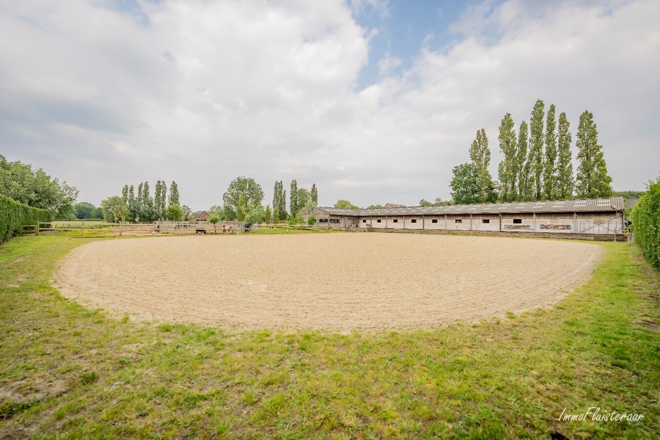 Charmante woning met hippisch complex op ca. 1,5 ha te Temse 