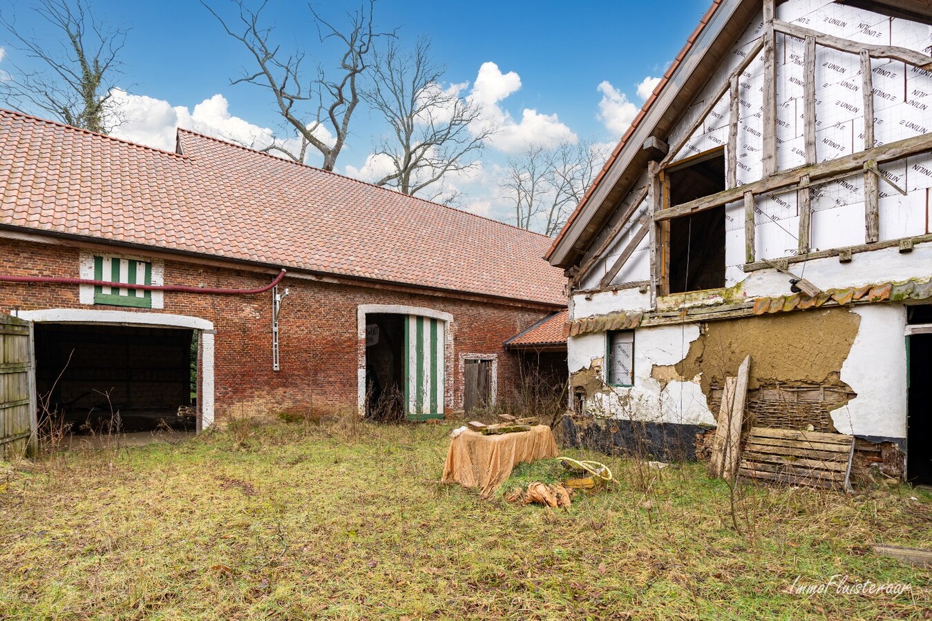 Uniek casco landhuis op een idyllische  locatie op ca. 8,26 ha te Diest 