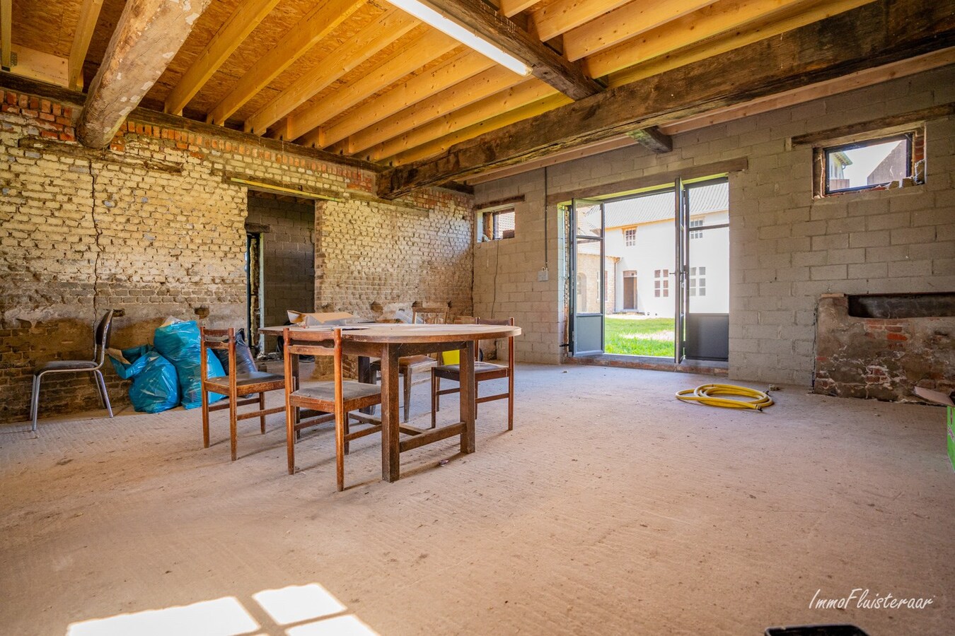 Ferme unique dans un emplacement exceptionnel sur environ 5 hectares &#224; Peer 