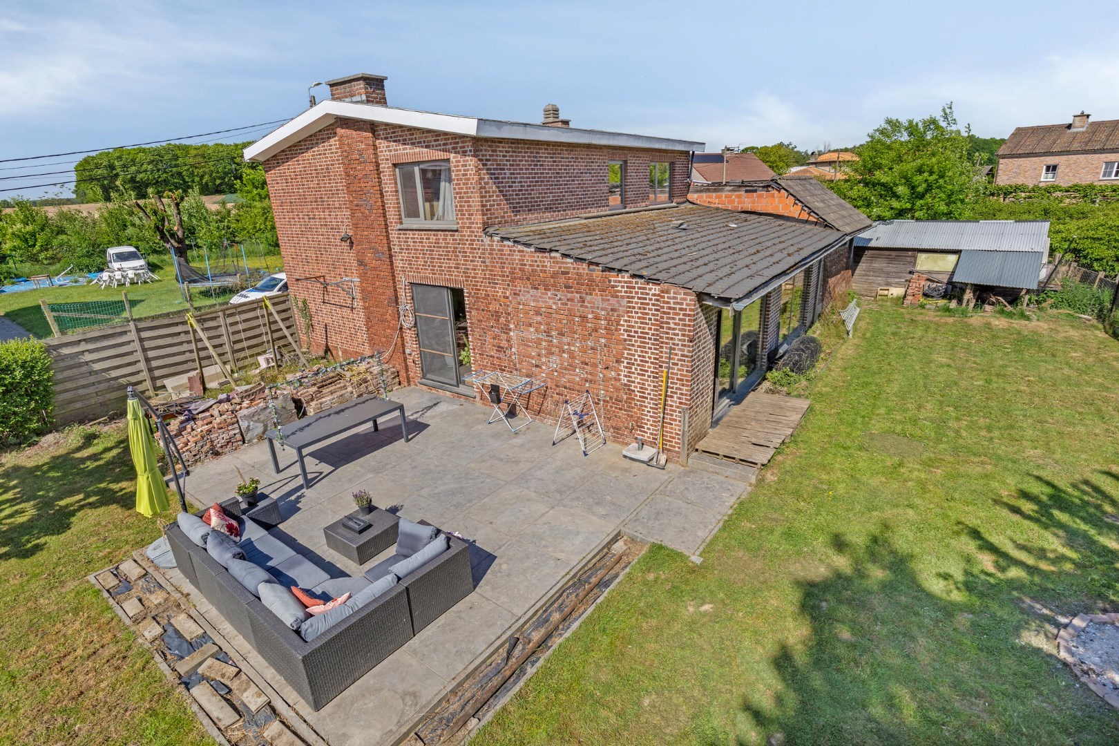 Goed gelegen open bebouwing met 4 slaapkamers en tuin in Kerkom - EPC 540 kWh/m&#178; - bewoonbare oppervlakte 238  m&#178; 