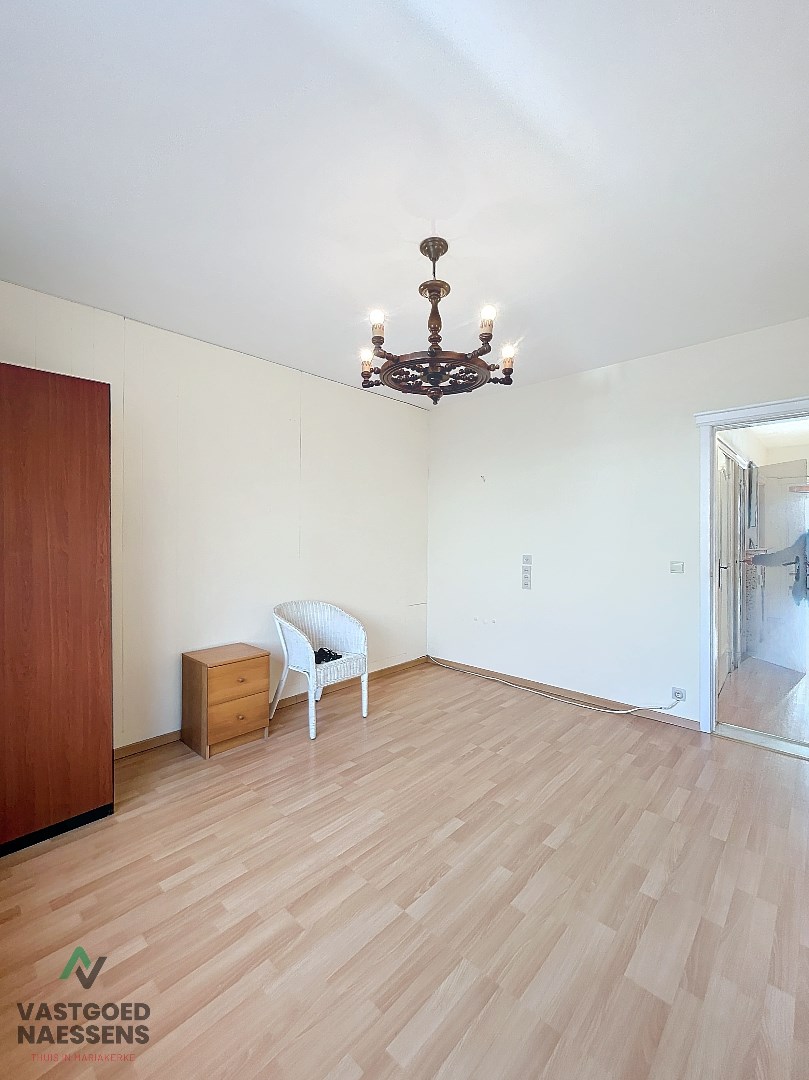 Lumineux appartement de 2 chambres pr&#232;s de la digue. 